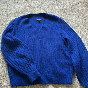 COPY - V-neck sweater